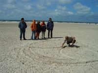 Ein Kosmogramm entwickeln am Strand von Westd&auml;nemark